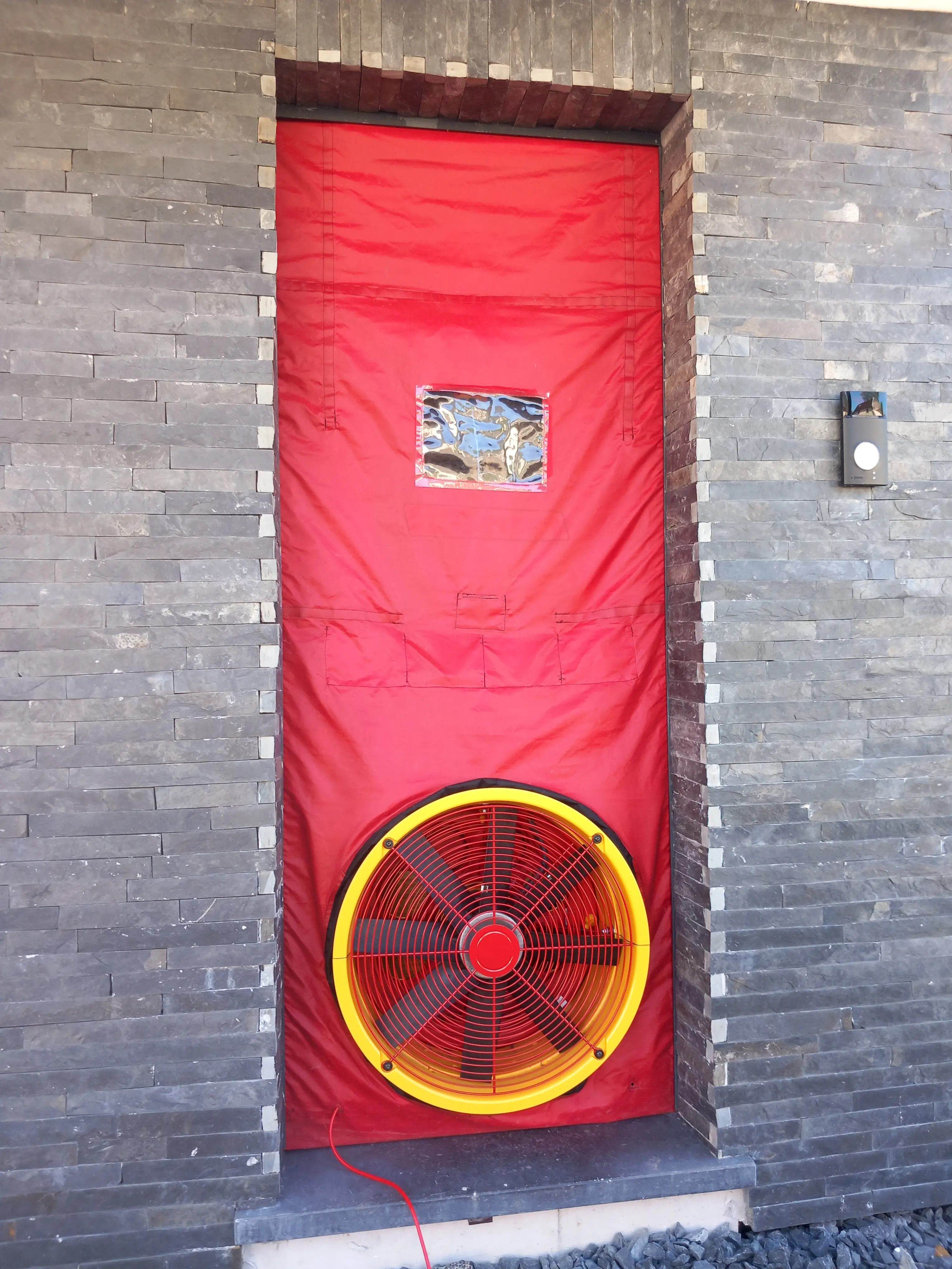 Caisson Blower Door en porte